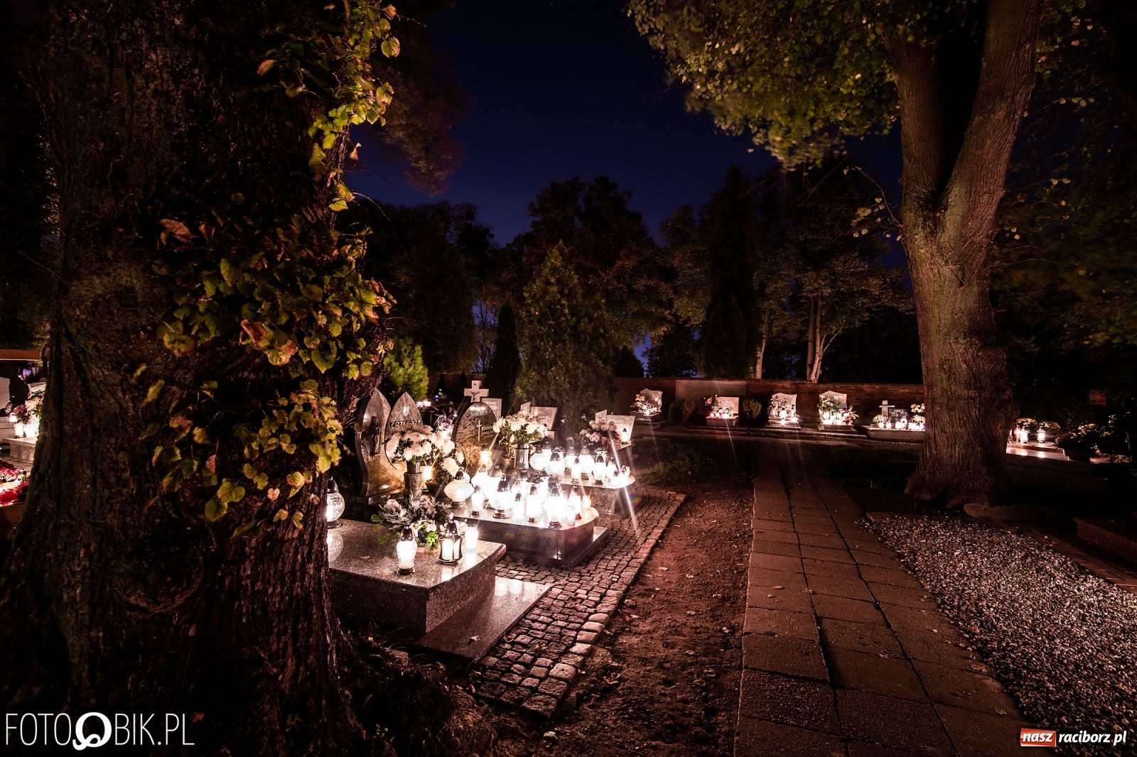 Zdjęcie w galerii na portalu naszraciborz.pl: Zbawieni w liczbie 144 tysięcy. Raciborskie Jeruzalem na Wszystkich Świętych [FOTO] wiadomości z regionu