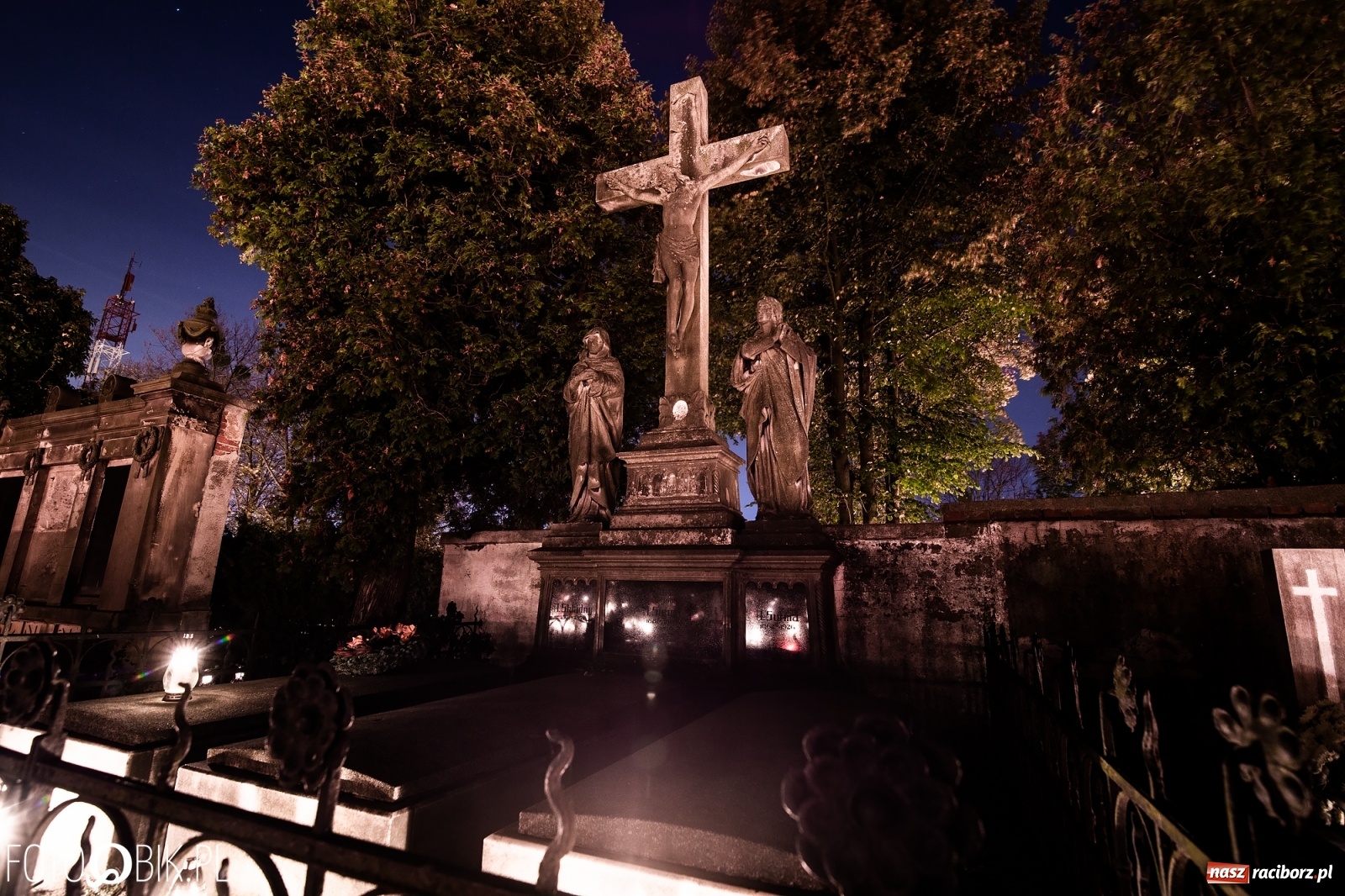 Zdjęcie w galerii na portalu naszraciborz.pl: Zbawieni w liczbie 144 tysięcy. Raciborskie Jeruzalem na Wszystkich Świętych [FOTO] wiadomości z regionu