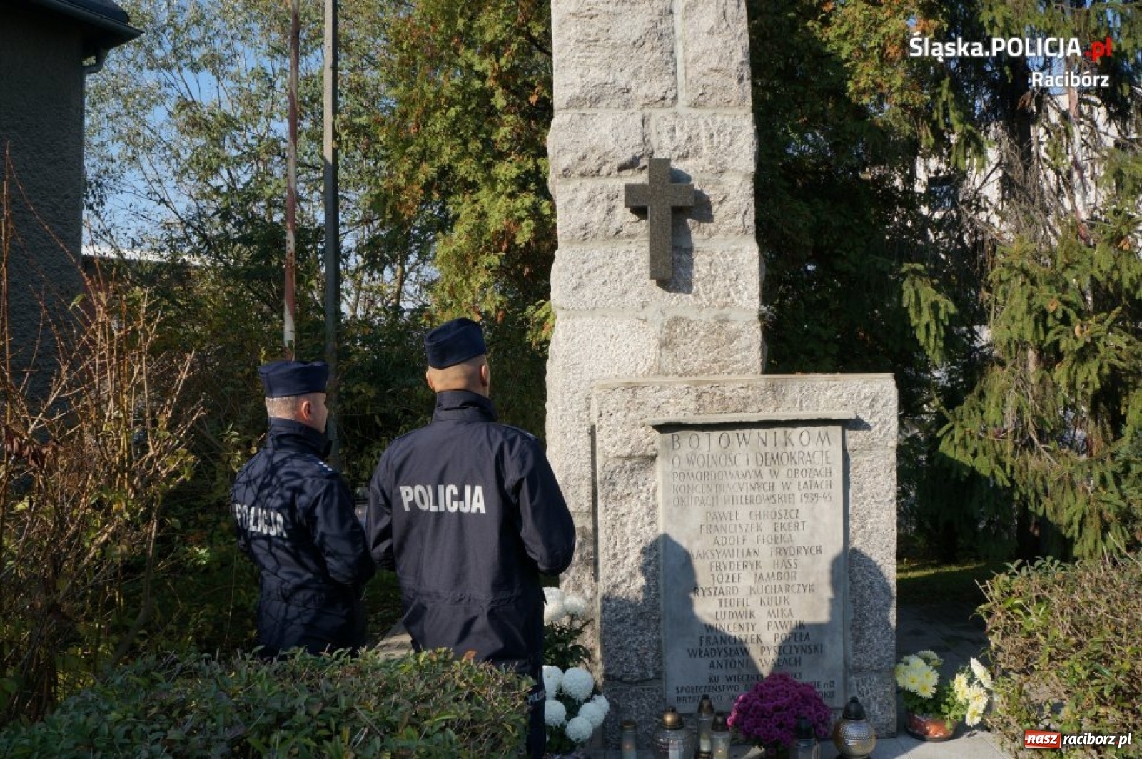 Zdjęcie w galerii na portalu naszraciborz.pl: Policjanci oddali hołd pomordowanym przez Sowietów  wiadomości z regionu