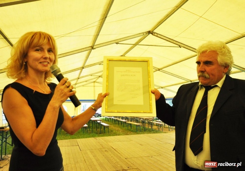 Zdjęcie w galerii na portalu naszraciborz.pl: Proboszcz wierny swojej drużynie wiadomości z regionu