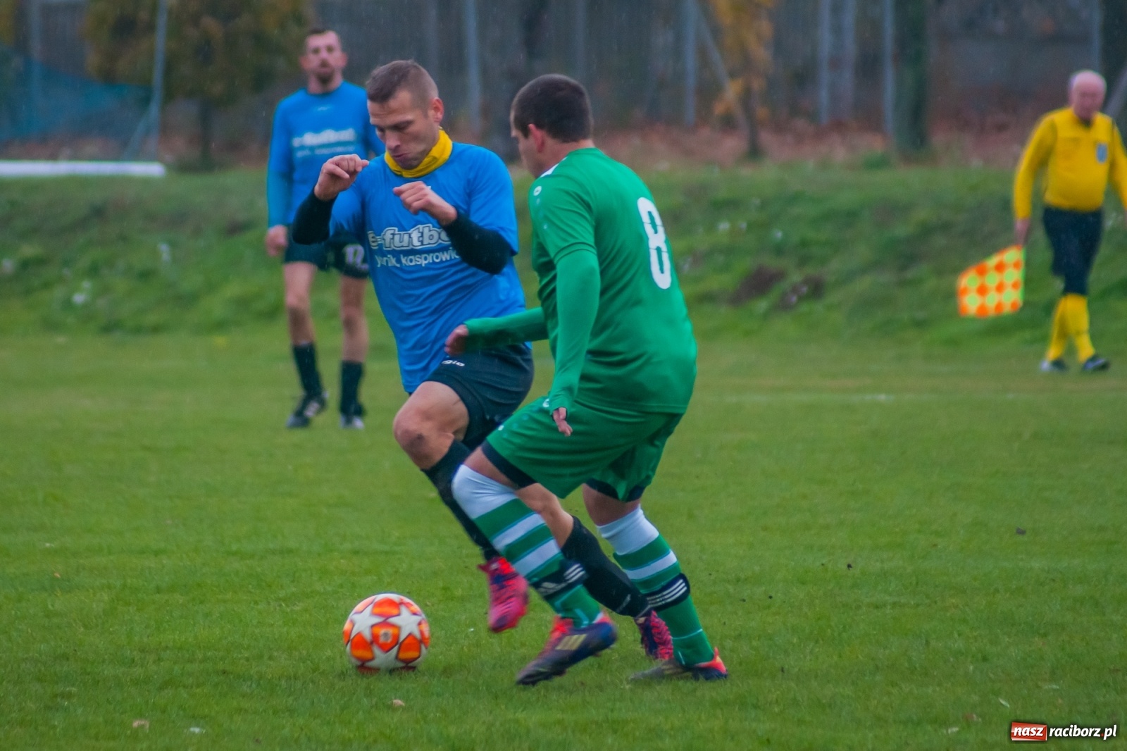 Zdjęcie w galerii na portalu naszraciborz.pl: Czarni lepsi od Rafako. 3000. mecz sędziego Czesława Sroki [FOTO] wiadomości z regionu