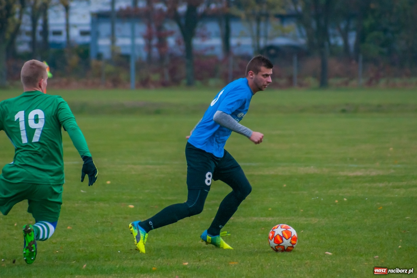 Zdjęcie w galerii na portalu naszraciborz.pl: Czarni lepsi od Rafako. 3000. mecz sędziego Czesława Sroki [FOTO] wiadomości z regionu