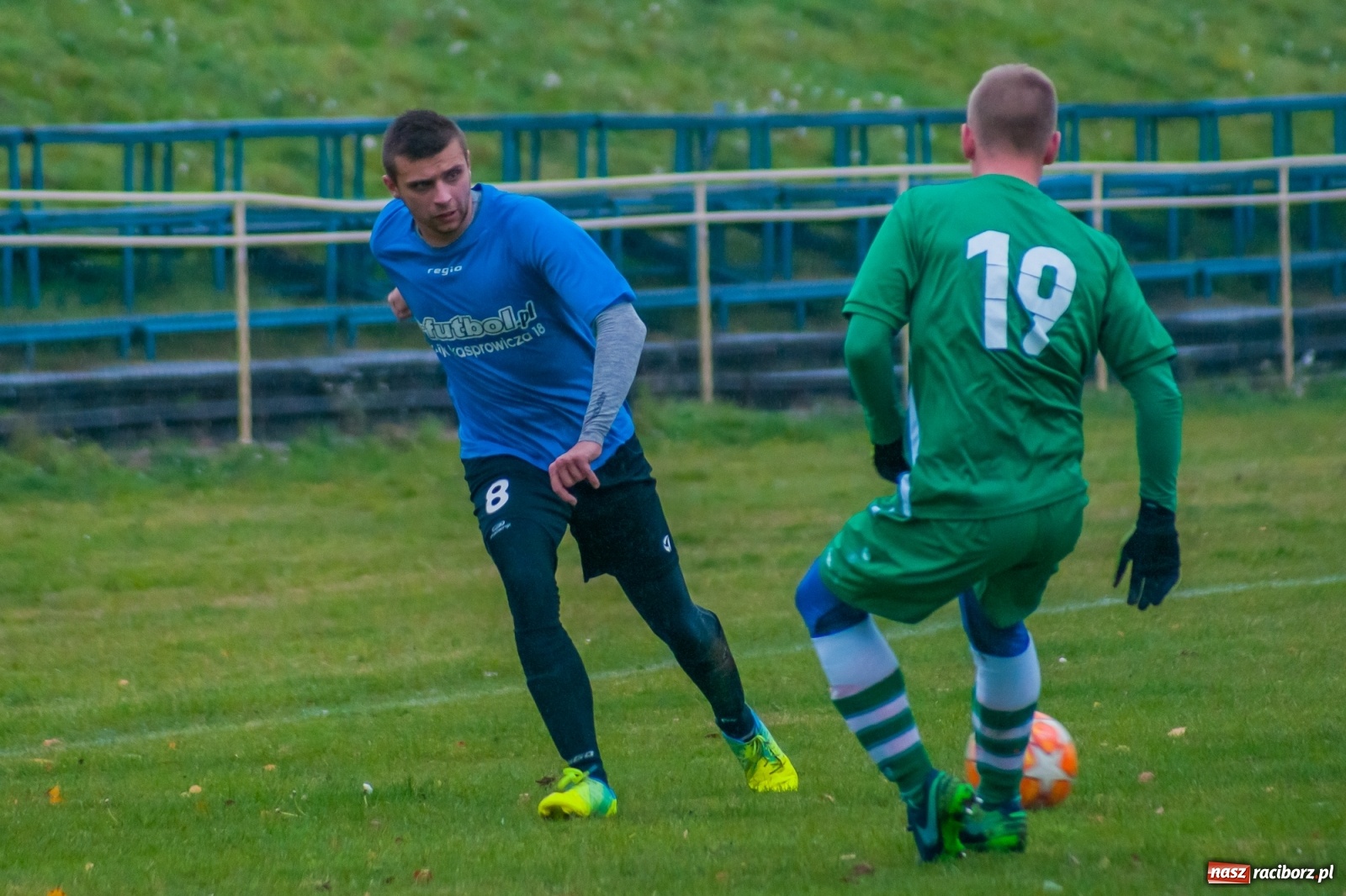 Zdjęcie w galerii na portalu naszraciborz.pl: Czarni lepsi od Rafako. 3000. mecz sędziego Czesława Sroki [FOTO] wiadomości z regionu