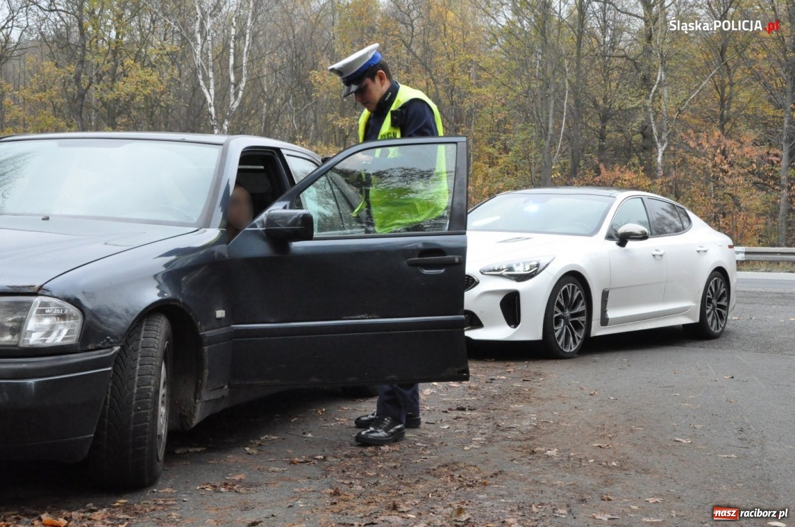Zdjęcie w galerii na portalu naszraciborz.pl: Policja analizuje filmiki wysyłane przez internatów  wiadomości z regionu