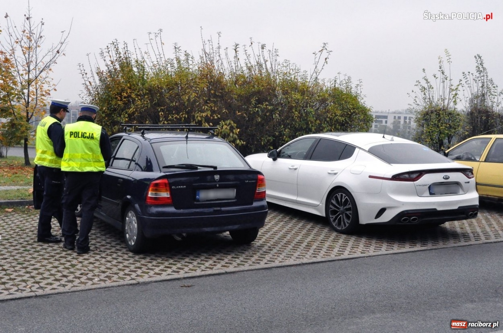Zdjęcie w galerii na portalu naszraciborz.pl: Policja analizuje filmiki wysyłane przez internatów  wiadomości z regionu
