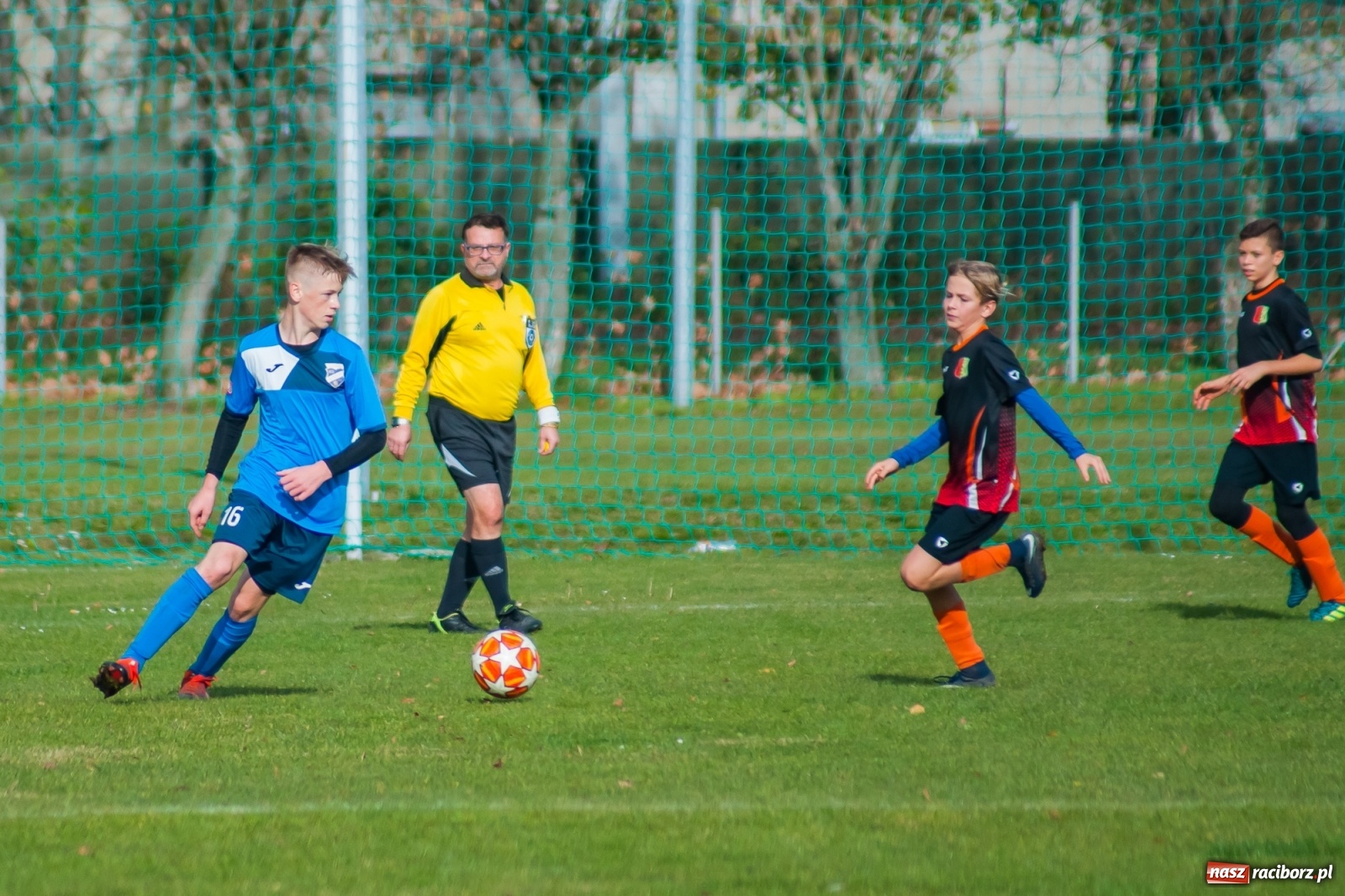 Zdjęcie w galerii na portalu naszraciborz.pl: Trampkarze Unii bezlitośni dla Połomi [FOTO] wiadomości z regionu