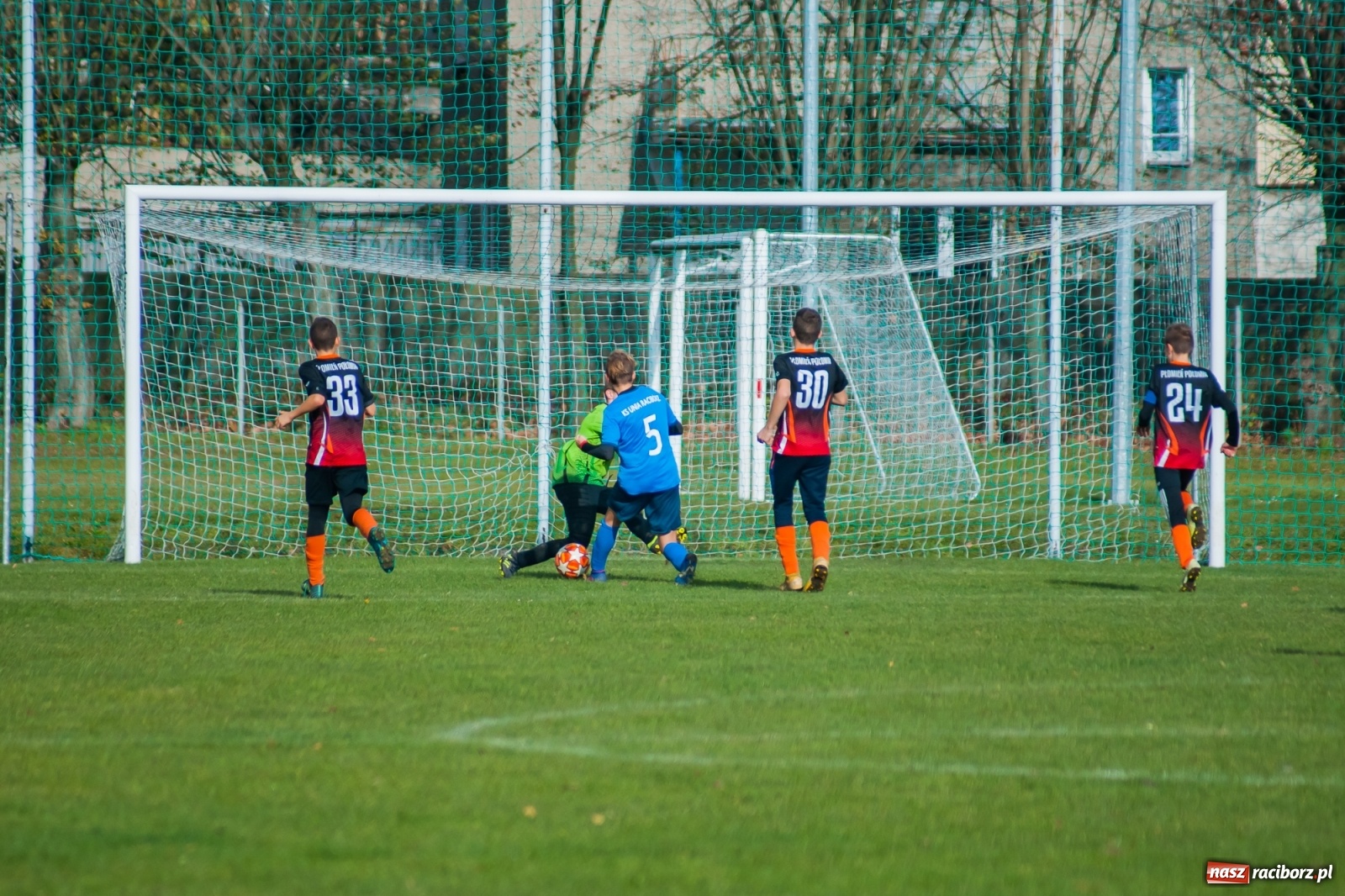 Zdjęcie w galerii na portalu naszraciborz.pl: Trampkarze Unii bezlitośni dla Połomi [FOTO] wiadomości z regionu