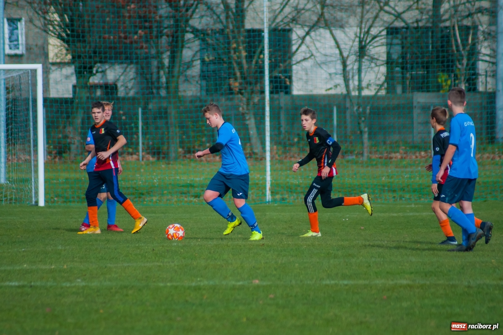 Zdjęcie w galerii na portalu naszraciborz.pl: Trampkarze Unii bezlitośni dla Połomi [FOTO] wiadomości z regionu
