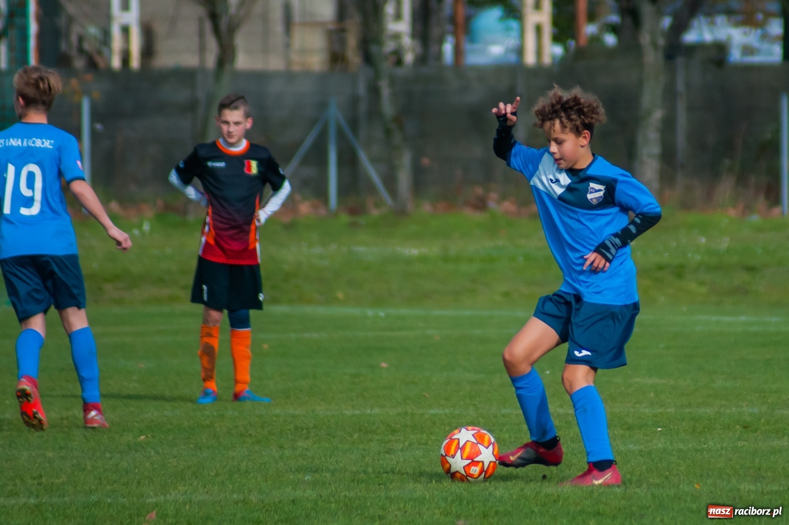 Zdjęcie w galerii na portalu naszraciborz.pl: Trampkarze Unii bezlitośni dla Połomi [FOTO] wiadomości z regionu