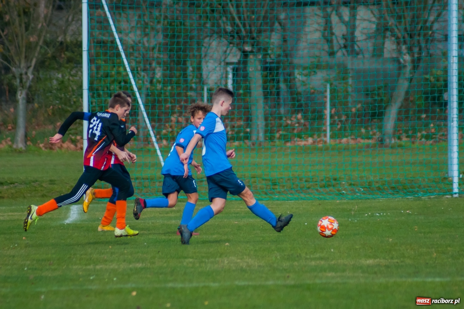 Zdjęcie w galerii na portalu naszraciborz.pl: Trampkarze Unii bezlitośni dla Połomi [FOTO] wiadomości z regionu