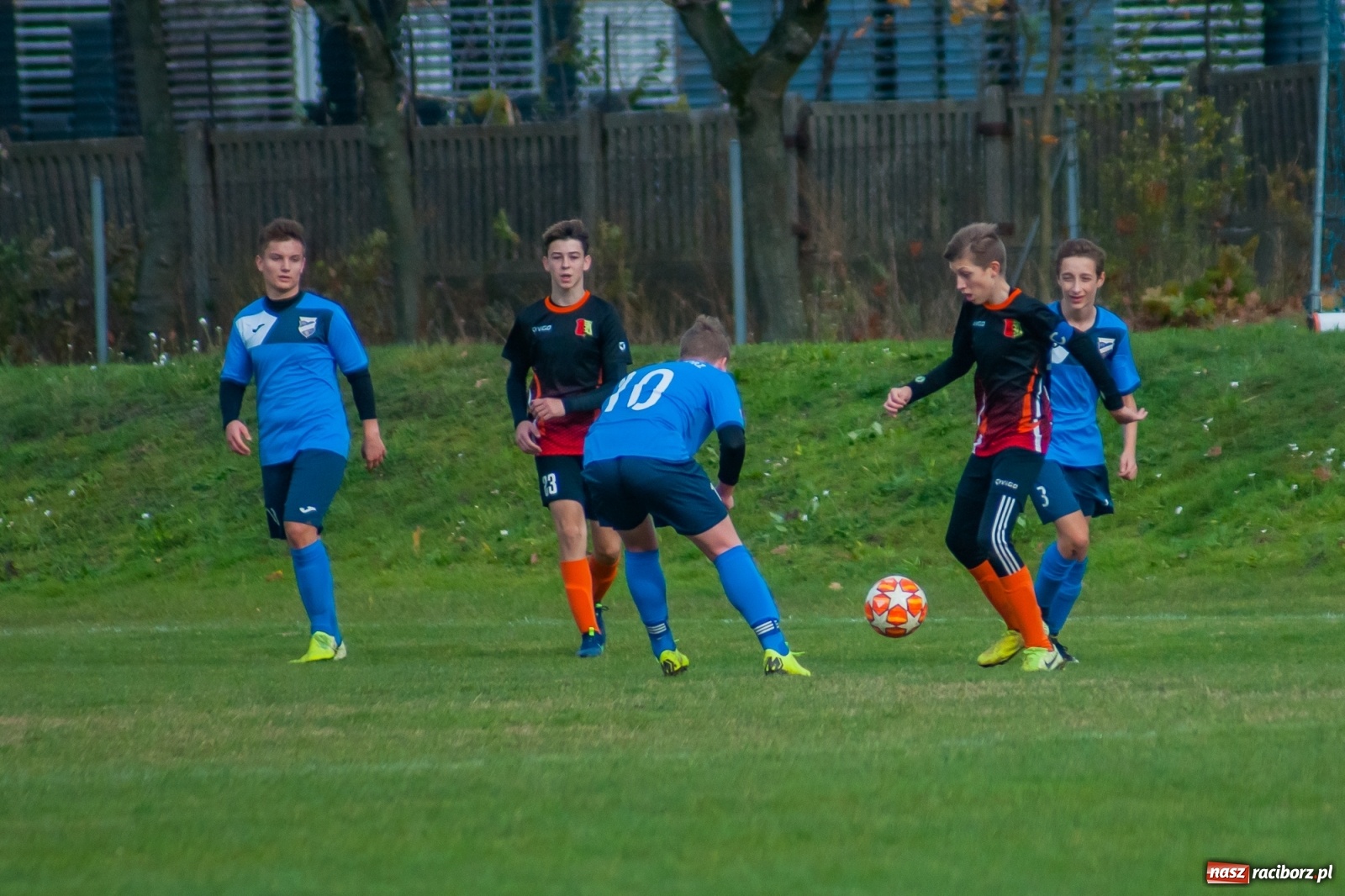 Zdjęcie w galerii na portalu naszraciborz.pl: Trampkarze Unii bezlitośni dla Połomi [FOTO] wiadomości z regionu