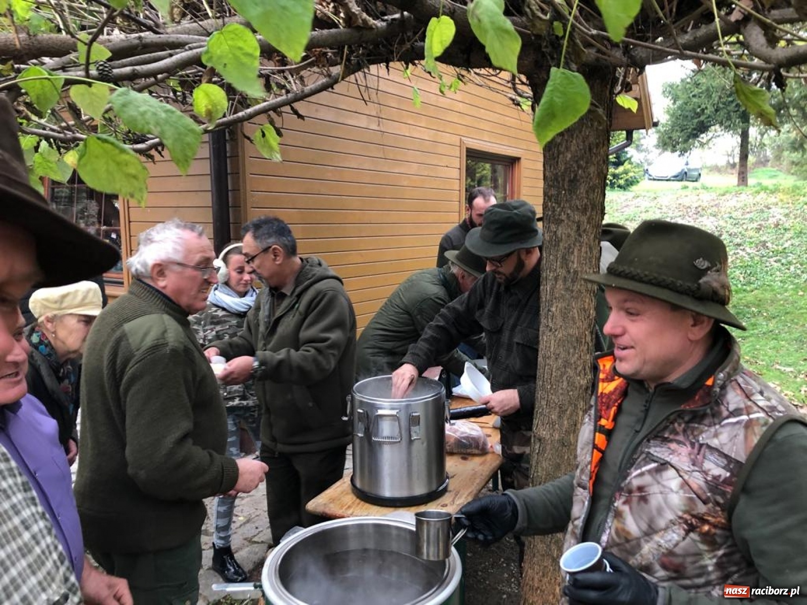 Zdjęcie w galerii na portalu naszraciborz.pl: W Bieńkowicach wspomniano świętego Huberta  wiadomości z regionu