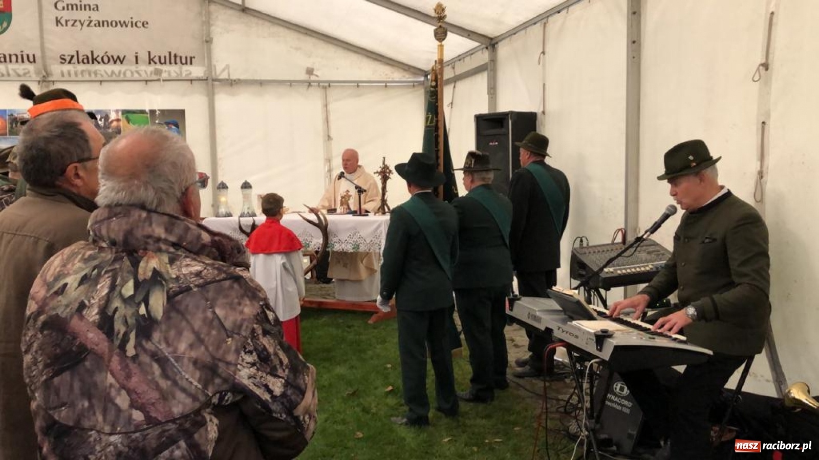 Zdjęcie w galerii na portalu naszraciborz.pl: W Bieńkowicach wspomniano świętego Huberta  wiadomości z regionu