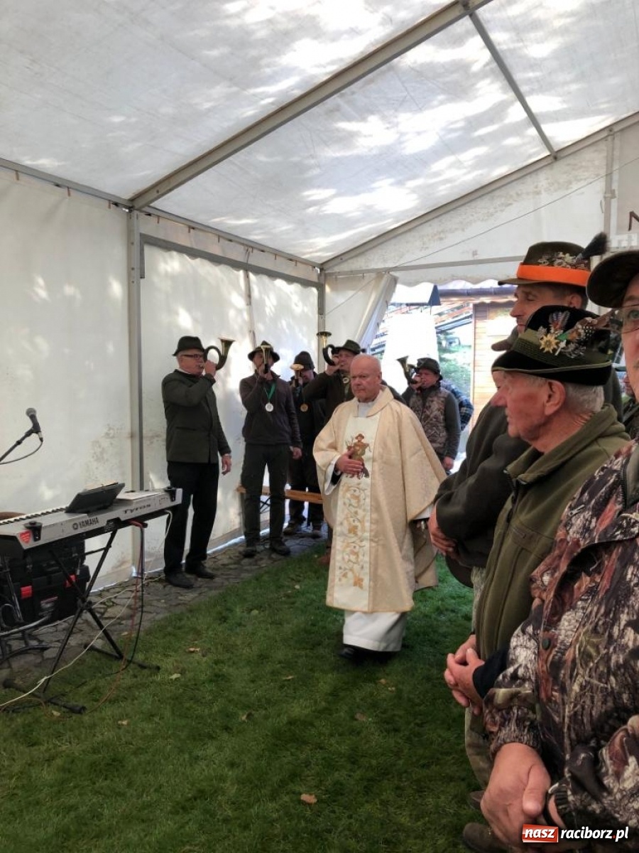 Zdjęcie w galerii na portalu naszraciborz.pl: W Bieńkowicach wspomniano świętego Huberta  wiadomości z regionu