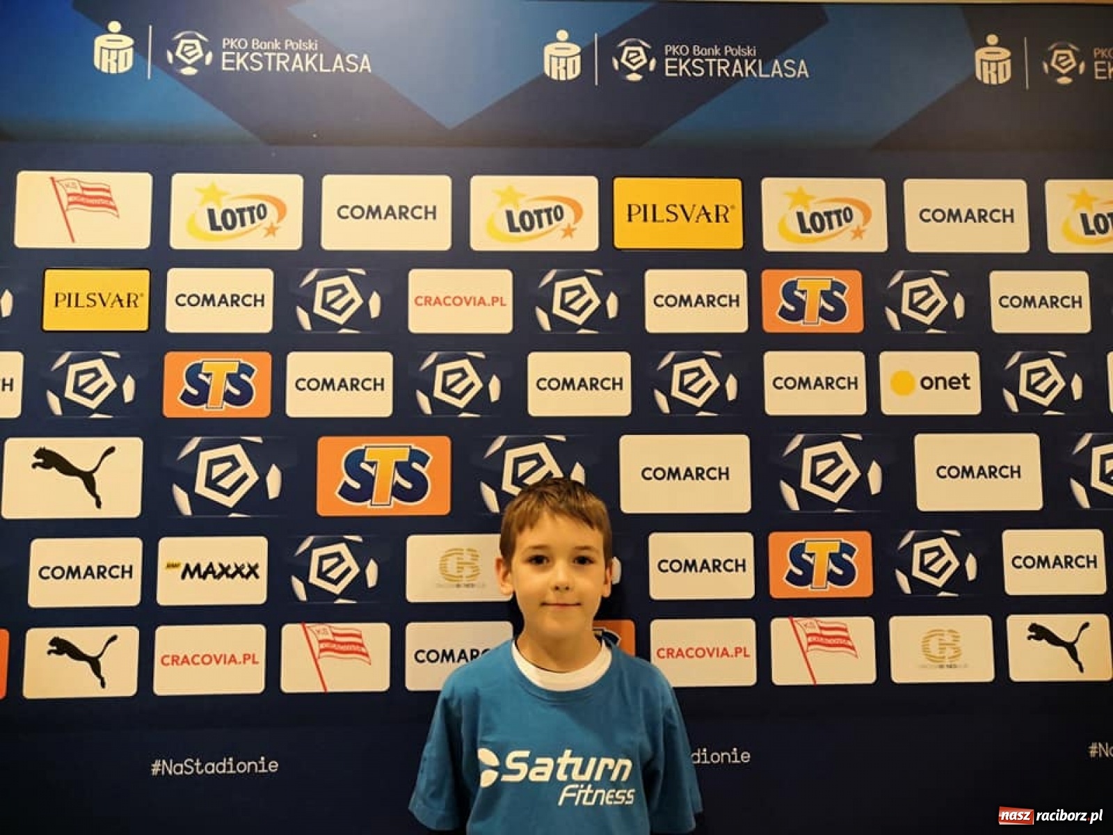 Zdjęcie w galerii na portalu naszraciborz.pl: Młodzi piłkarze LKS Tworków w dziecięcej eskorcie w Krakowie wiadomości z regionu