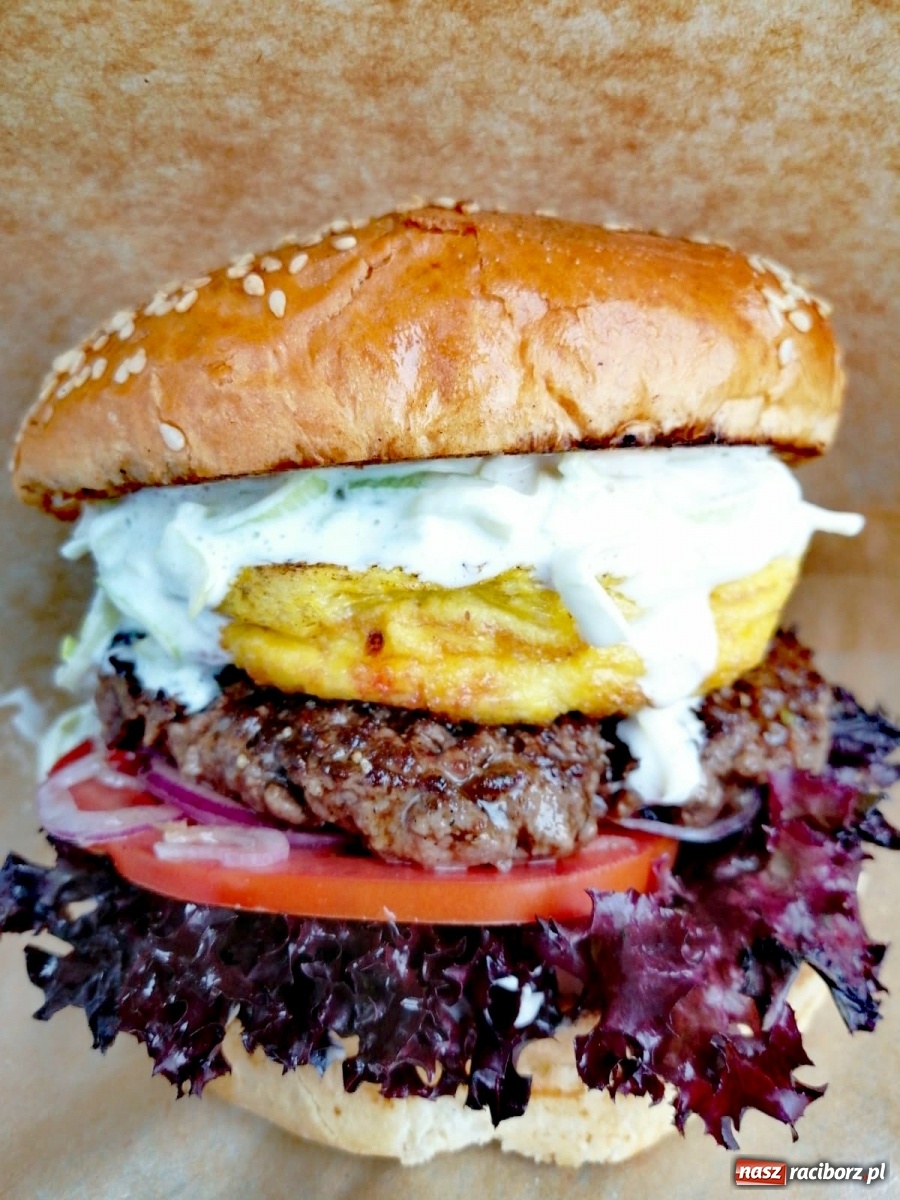 Zdjęcie w galerii na portalu naszraciborz.pl: Classic Burger. Street food Racibórz wiadomości z regionu