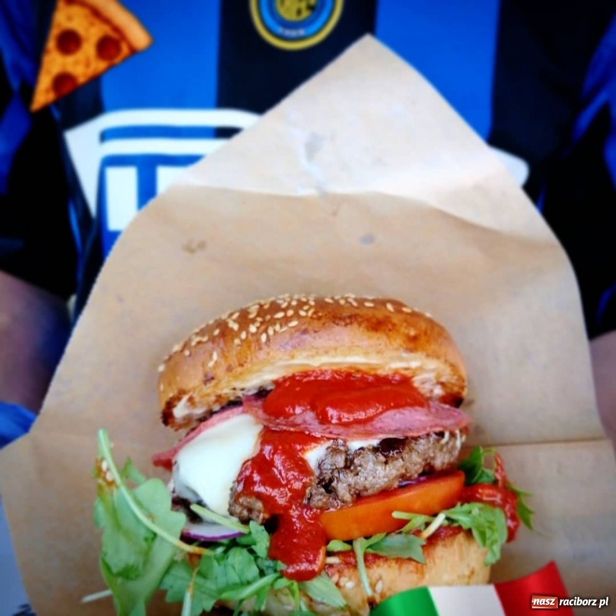 Zdjęcie w galerii na portalu naszraciborz.pl: Classic Burger. Street food Racibórz wiadomości z regionu