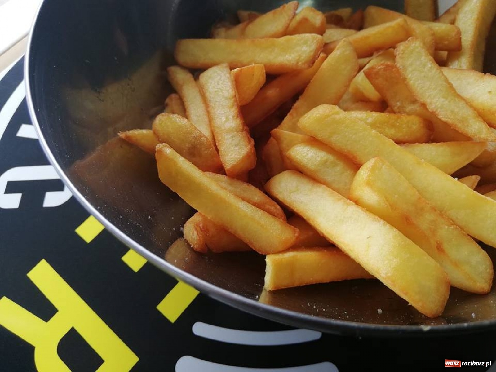 Zdjęcie w galerii na portalu naszraciborz.pl: Classic Burger. Street food Racibórz wiadomości z regionu