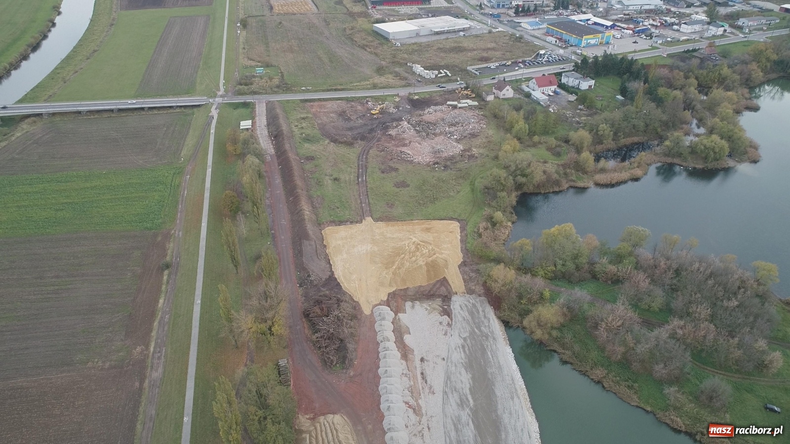 Zdjęcie w galerii na portalu naszraciborz.pl: Żwirownie na Ostrogu jak Malediwy. To jest możliwe! wiadomości z regionu