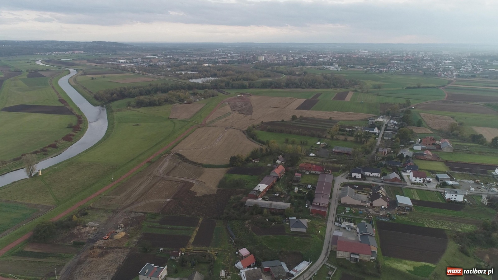 Zdjęcie w galerii na portalu naszraciborz.pl: Żwirownie na Ostrogu jak Malediwy. To jest możliwe! wiadomości z regionu