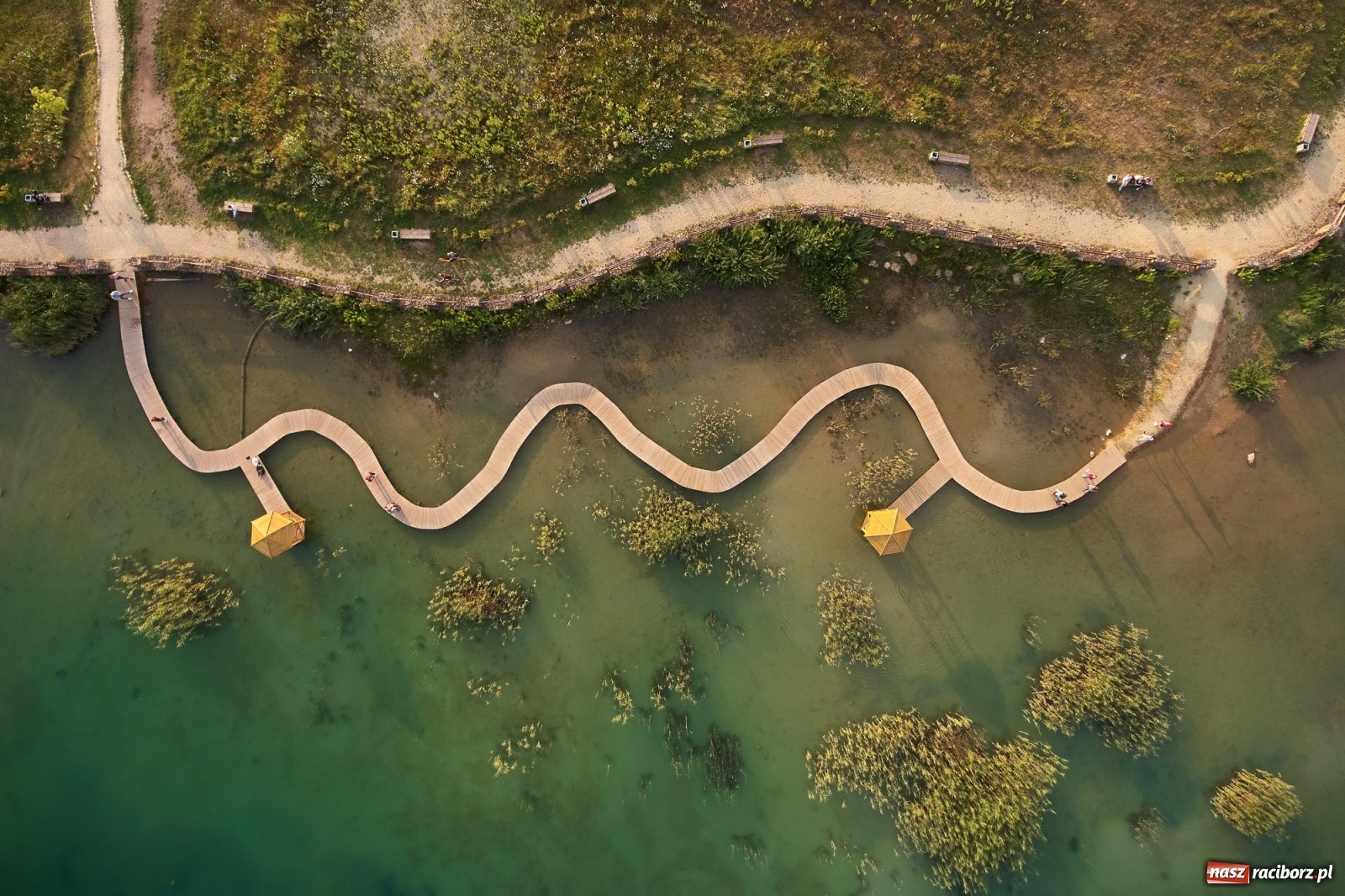 Zdjęcie w galerii na portalu naszraciborz.pl: Żwirownie na Ostrogu jak Malediwy. To jest możliwe! wiadomości z regionu