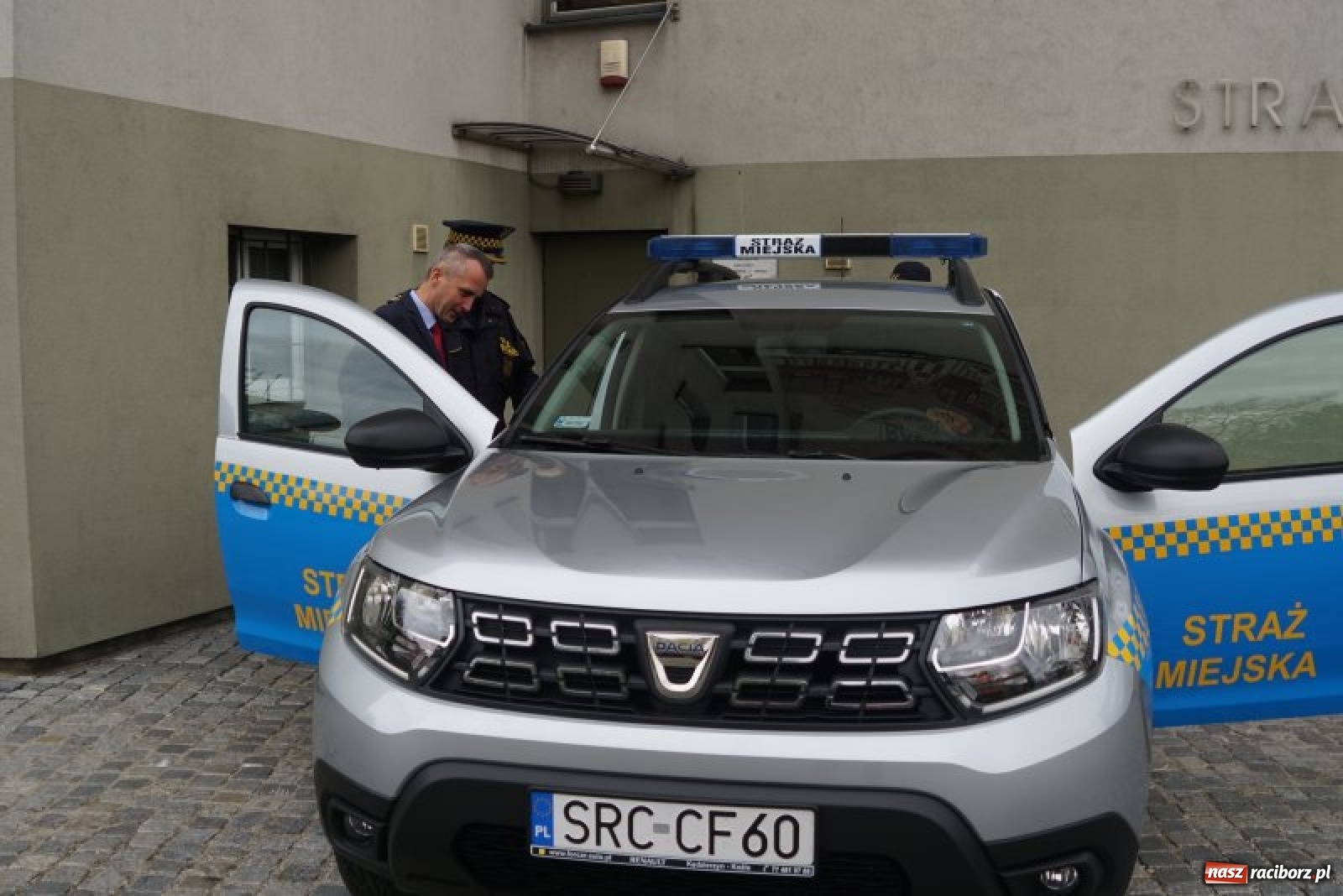 Zdjęcie w galerii na portalu naszraciborz.pl: Dacia z LPG w raciborskim eko-patrolu  wiadomości z regionu