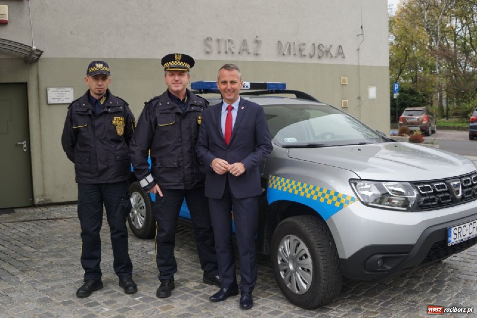 Zdjęcie w galerii na portalu naszraciborz.pl: Dacia z LPG w raciborskim eko-patrolu  wiadomości z regionu