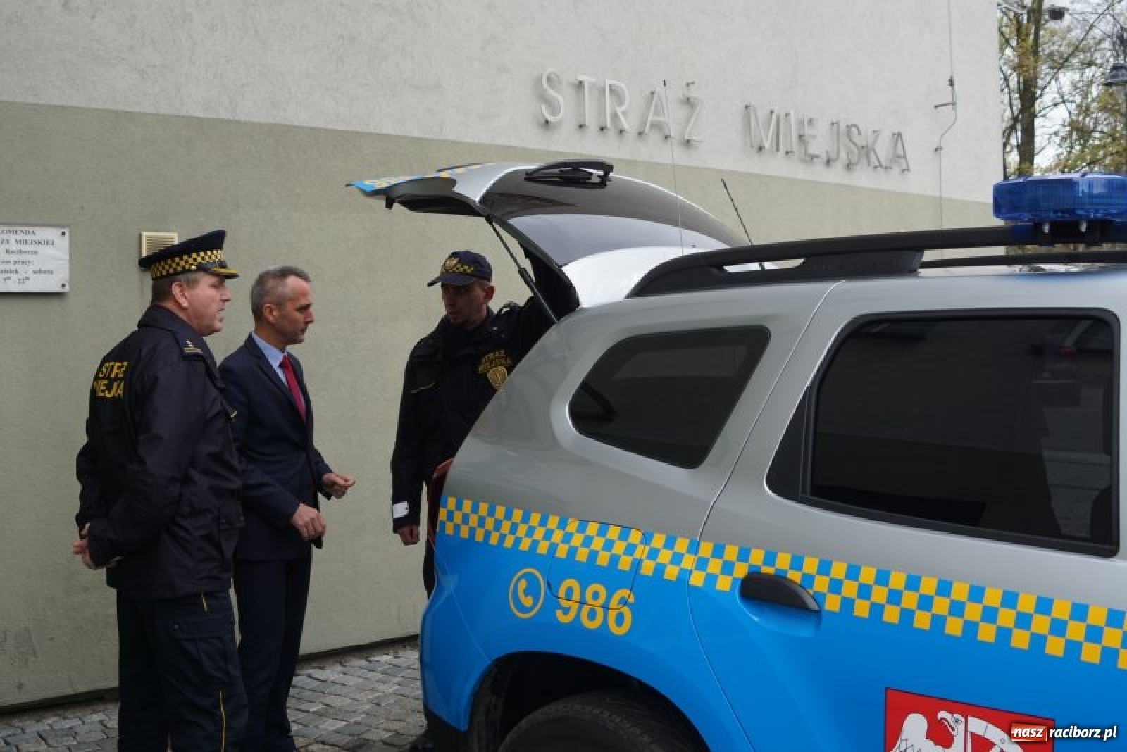 Zdjęcie w galerii na portalu naszraciborz.pl: Dacia z LPG w raciborskim eko-patrolu  wiadomości z regionu