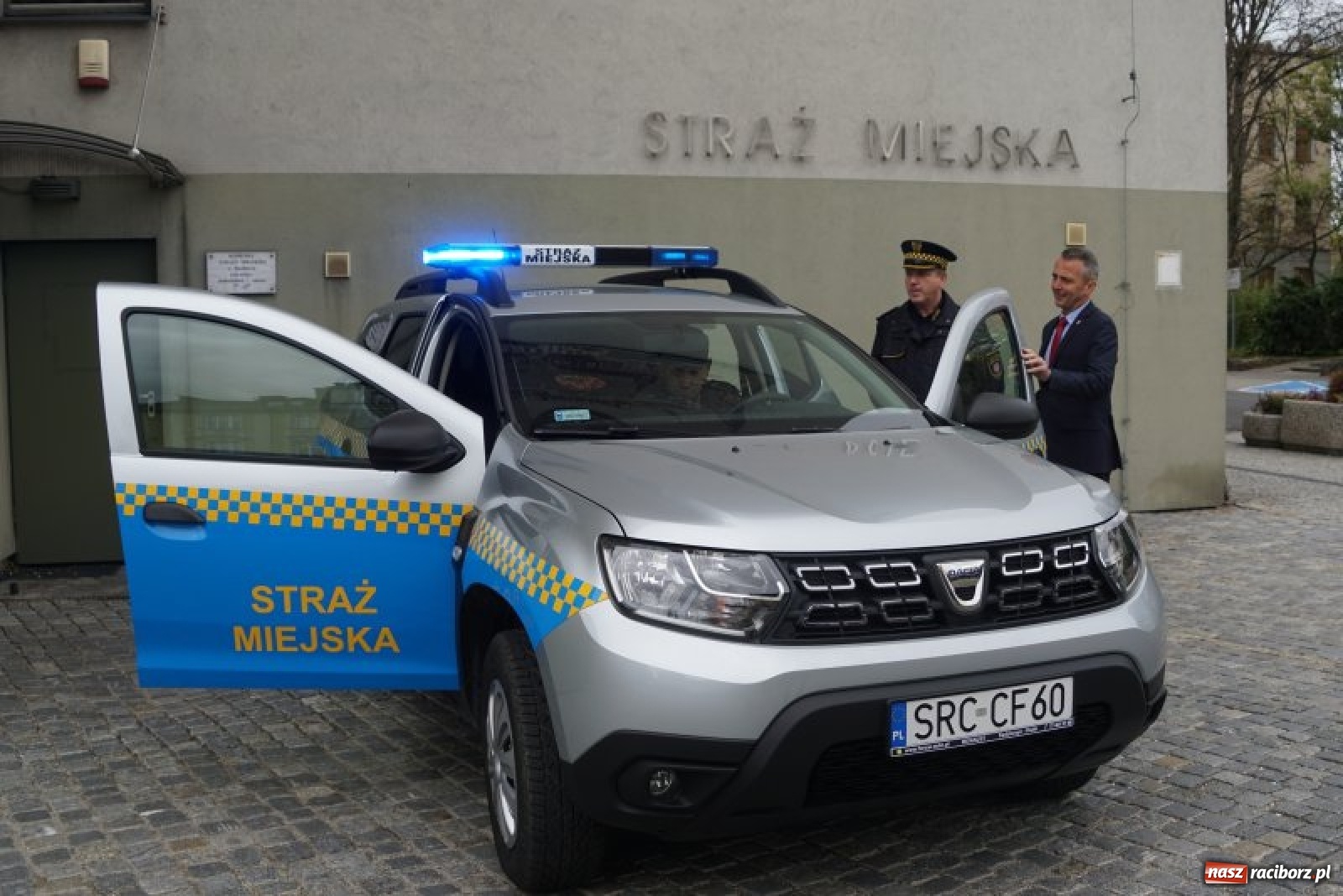 Zdjęcie w galerii na portalu naszraciborz.pl: Dacia z LPG w raciborskim eko-patrolu  wiadomości z regionu