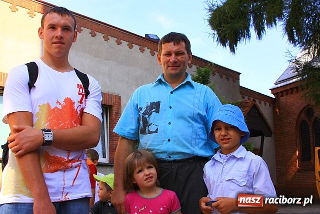 Zdjęcie w galerii na portalu naszraciborz.pl: Raciborska pielgrzymka wyruszyła wiadomości z regionu