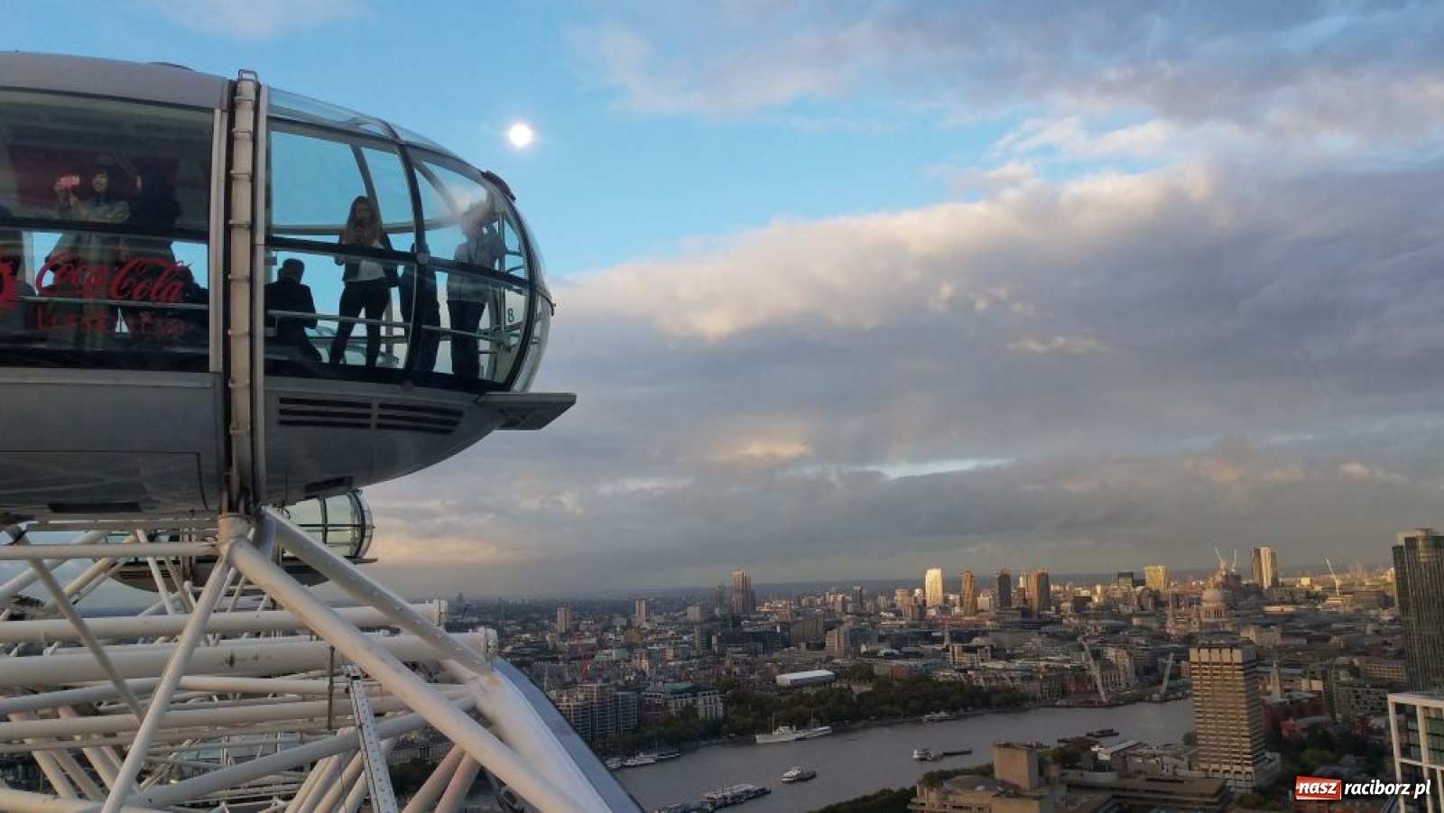 Zdjęcie w galerii na portalu naszraciborz.pl: Brexit ich nie wystraszył. Uczniowie CKZiU nr 1 na praktykach w Londynie wiadomości z regionu
