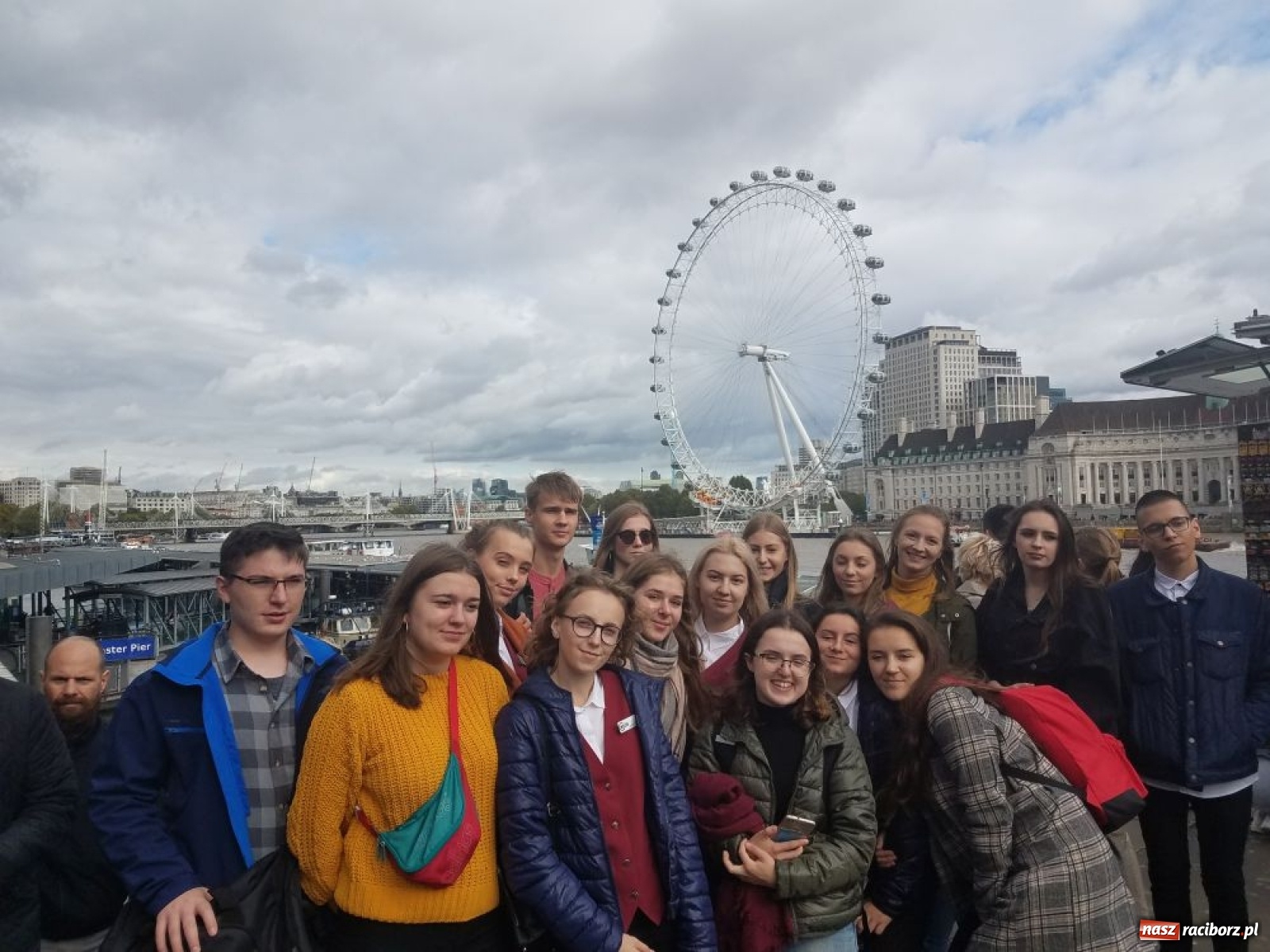 Zdjęcie w galerii na portalu naszraciborz.pl: Brexit ich nie wystraszył. Uczniowie CKZiU nr 1 na praktykach w Londynie wiadomości z regionu