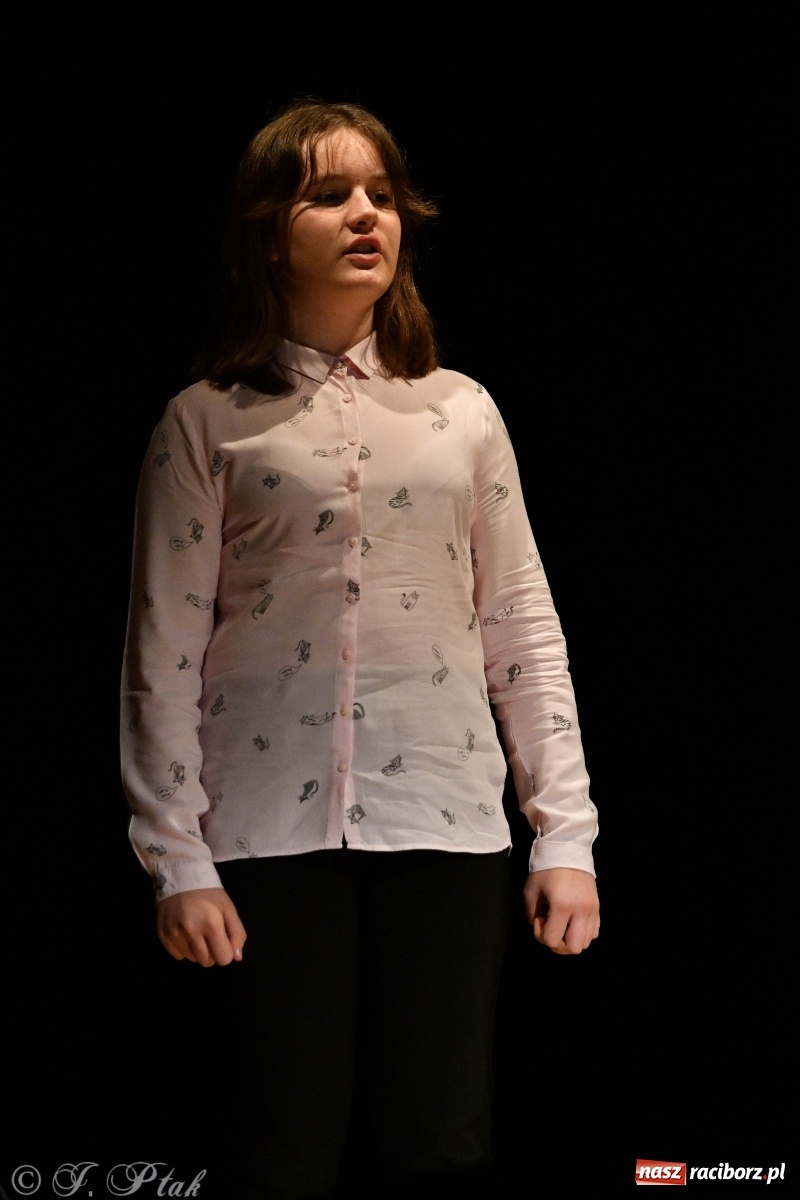 Zdjęcie w galerii na portalu naszraciborz.pl: Wieczór teatralny w MDK [FOTO i WIDEO] wiadomości z regionu