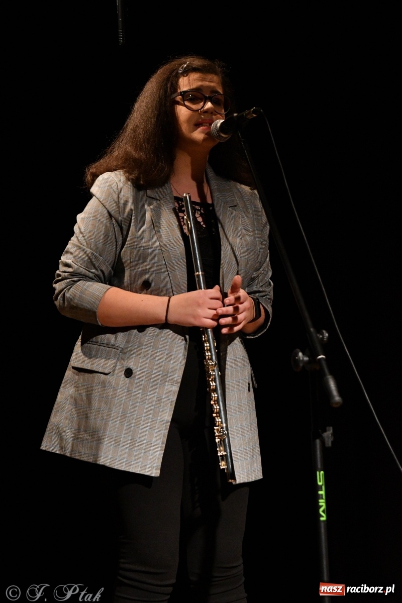 Zdjęcie w galerii na portalu naszraciborz.pl: Wieczór teatralny w MDK [FOTO i WIDEO] wiadomości z regionu