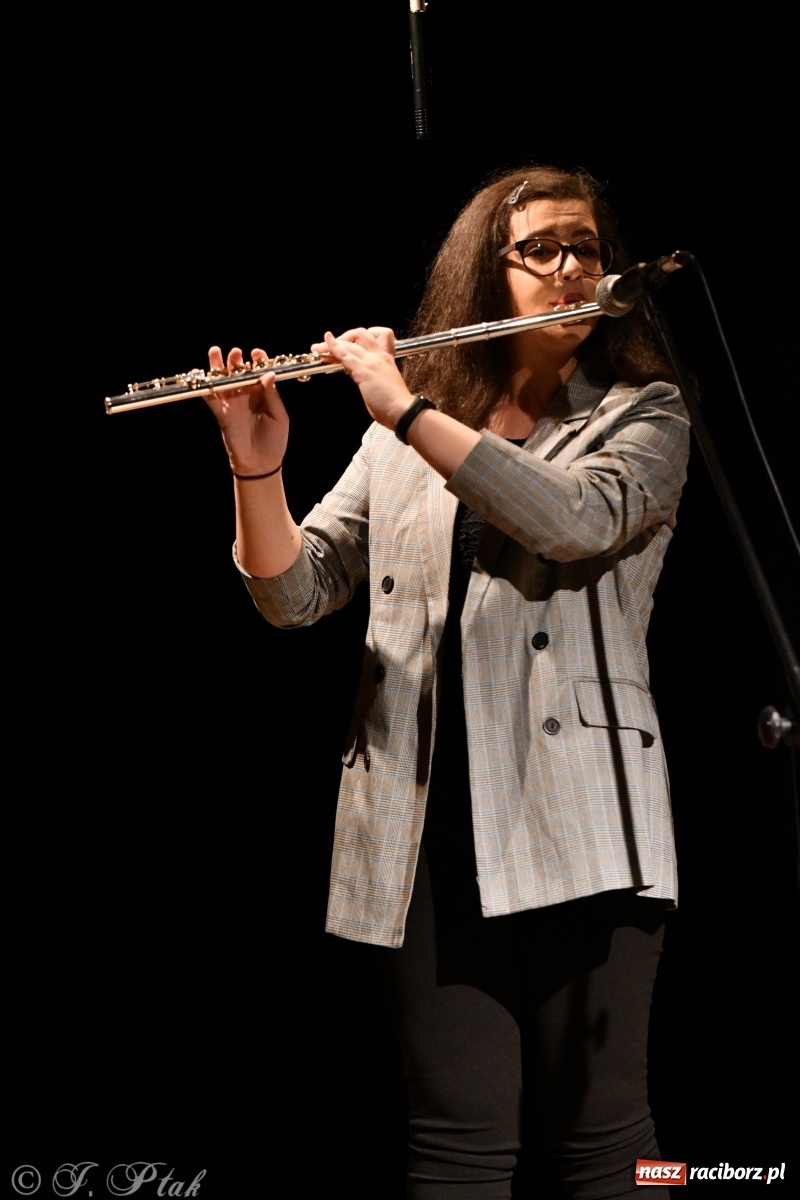 Zdjęcie w galerii na portalu naszraciborz.pl: Wieczór teatralny w MDK [FOTO i WIDEO] wiadomości z regionu