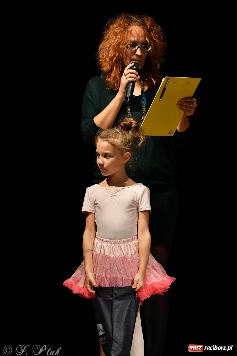 Zdjęcie w galerii na portalu naszraciborz.pl: Wieczór teatralny w MDK [FOTO i WIDEO] wiadomości z regionu