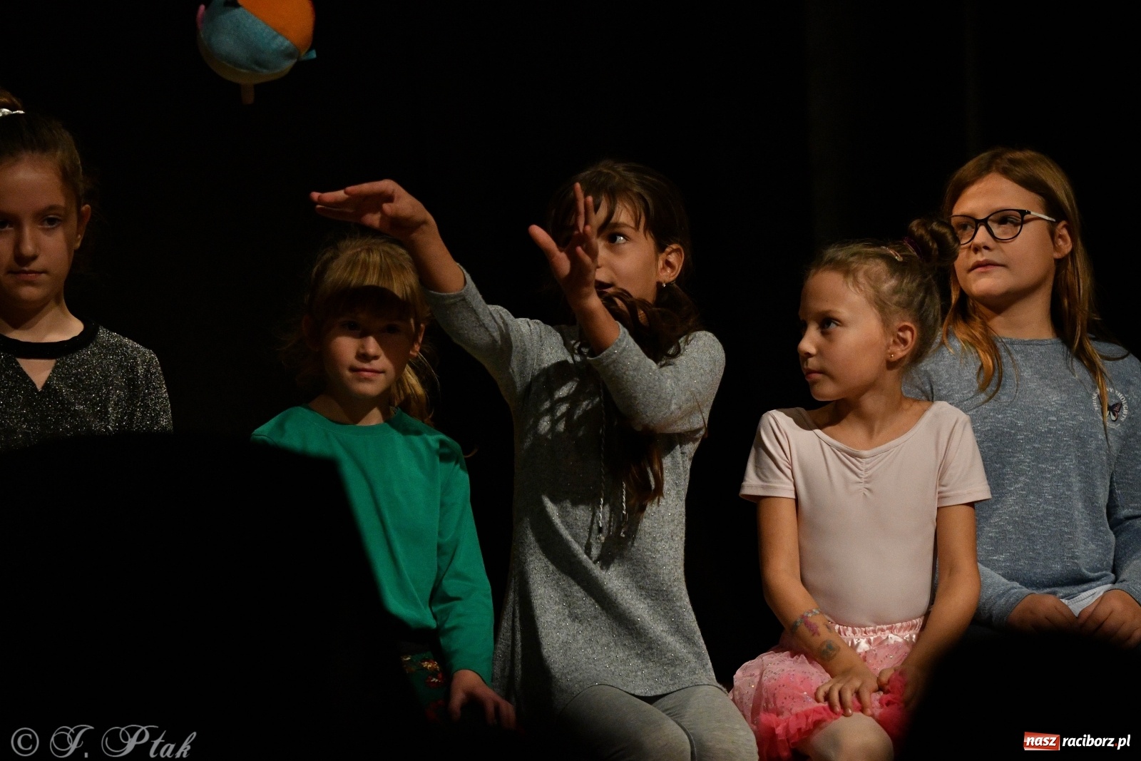 Zdjęcie w galerii na portalu naszraciborz.pl: Wieczór teatralny w MDK [FOTO i WIDEO] wiadomości z regionu