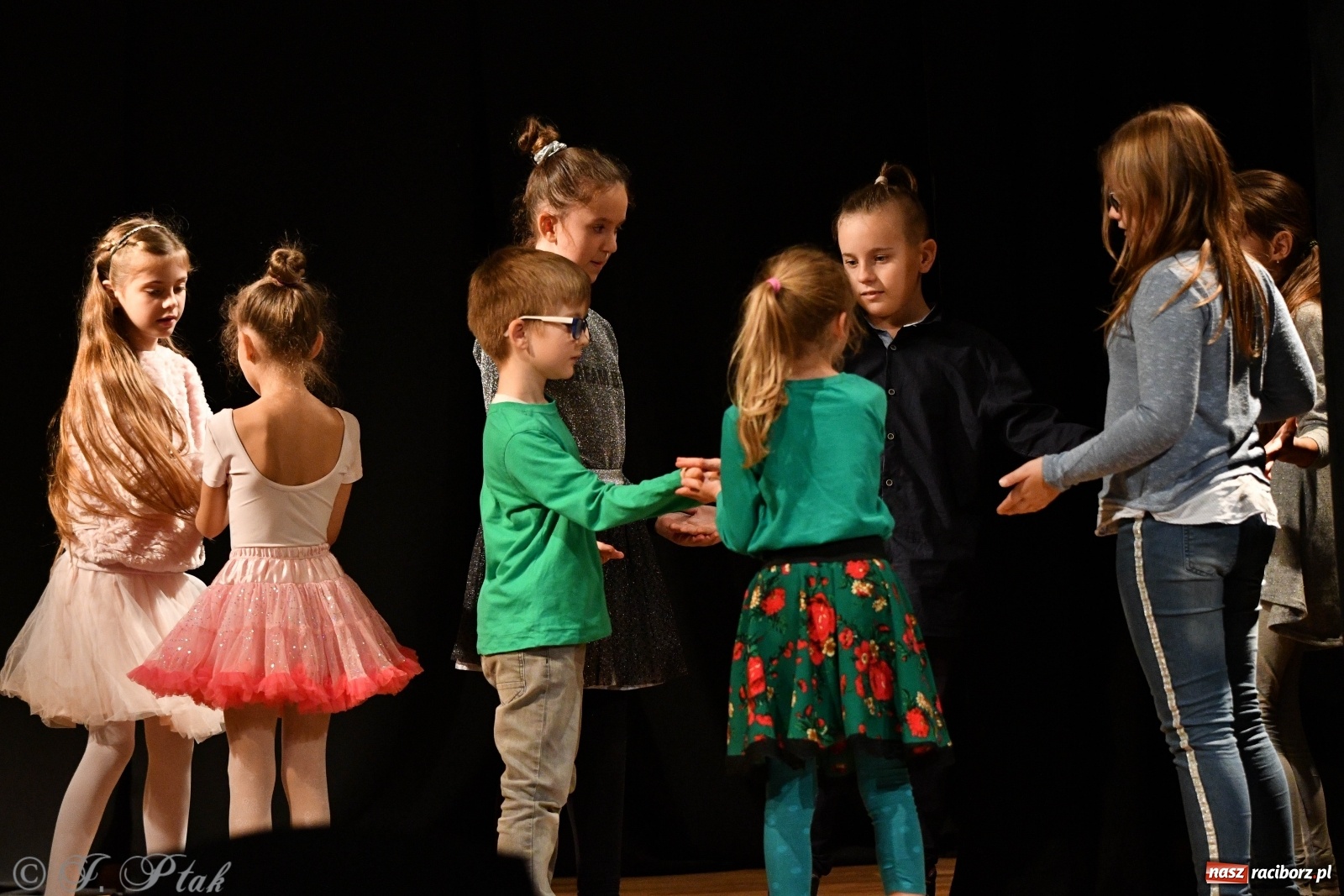 Zdjęcie w galerii na portalu naszraciborz.pl: Wieczór teatralny w MDK [FOTO i WIDEO] wiadomości z regionu