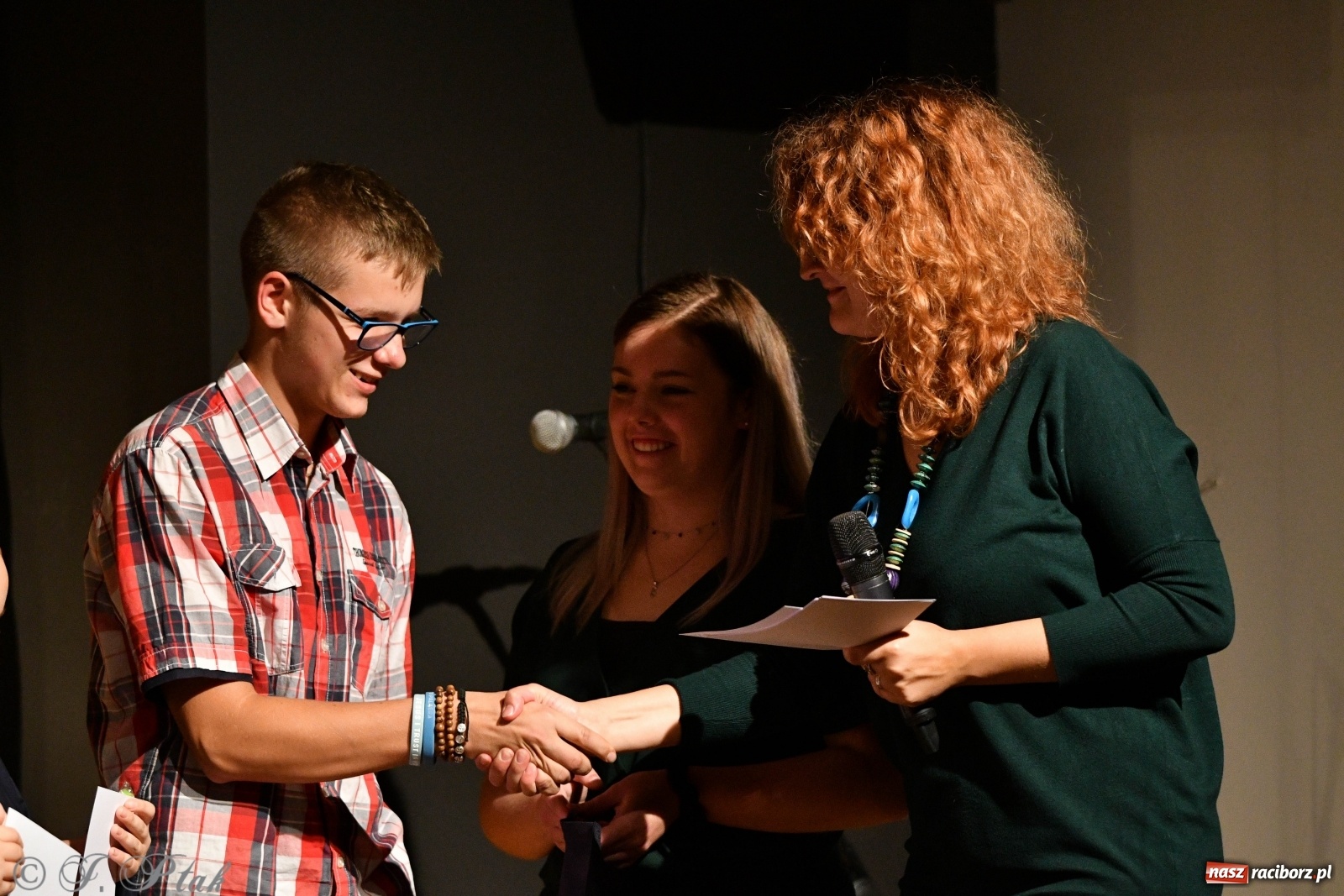 Zdjęcie w galerii na portalu naszraciborz.pl: Wieczór teatralny w MDK [FOTO i WIDEO] wiadomości z regionu