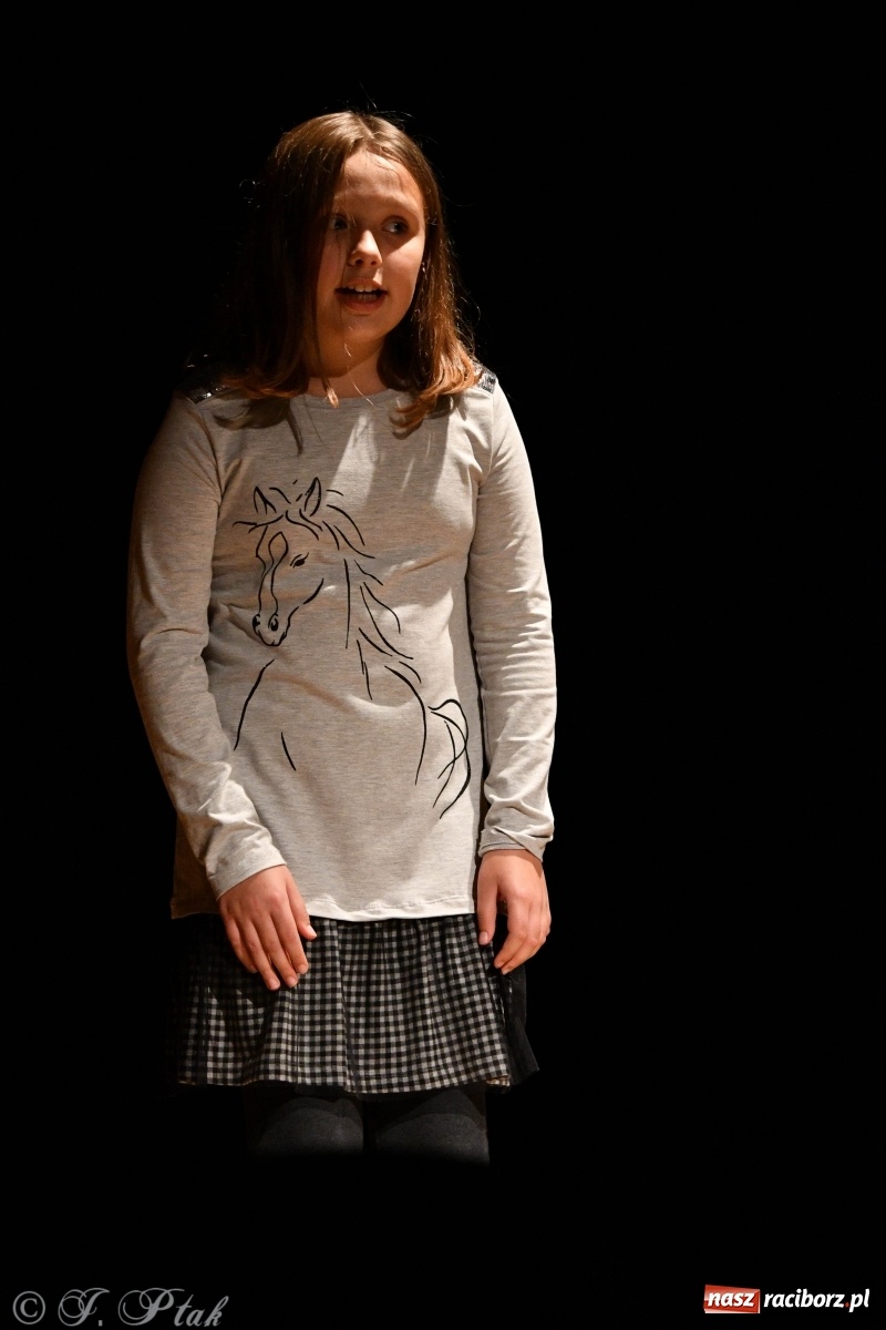 Zdjęcie w galerii na portalu naszraciborz.pl: Wieczór teatralny w MDK [FOTO i WIDEO] wiadomości z regionu