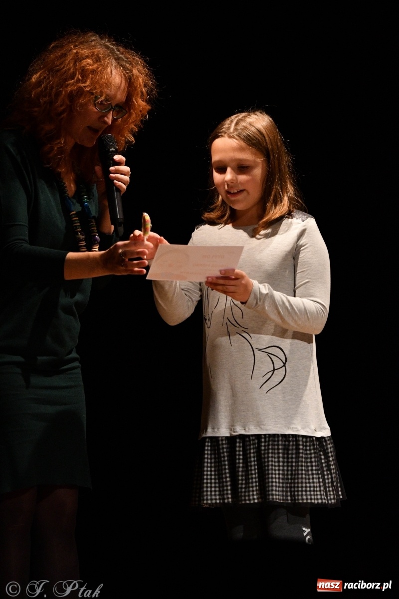 Zdjęcie w galerii na portalu naszraciborz.pl: Wieczór teatralny w MDK [FOTO i WIDEO] wiadomości z regionu