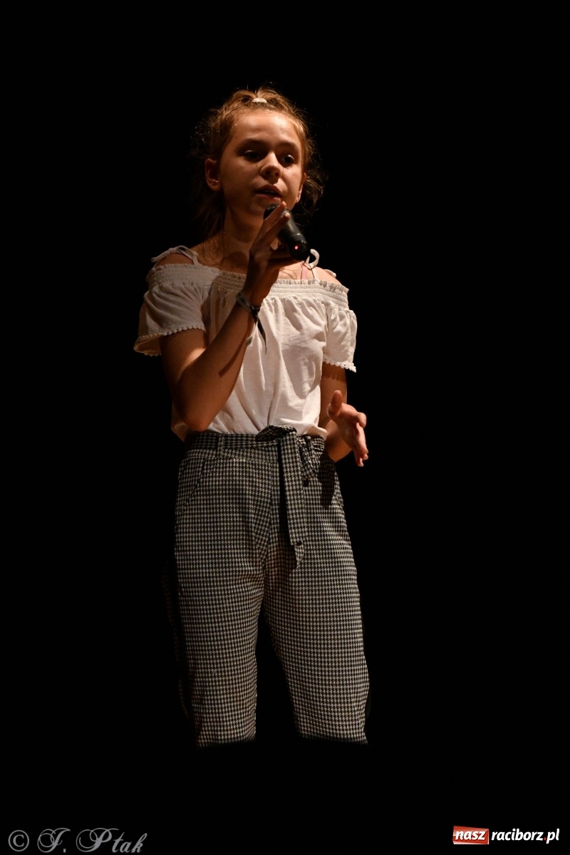 Zdjęcie w galerii na portalu naszraciborz.pl: Wieczór teatralny w MDK [FOTO i WIDEO] wiadomości z regionu