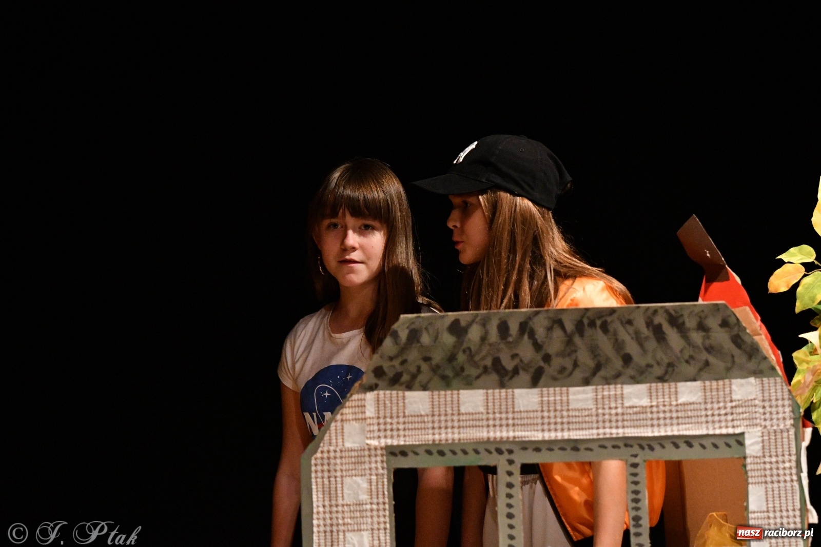 Zdjęcie w galerii na portalu naszraciborz.pl: Wieczór teatralny w MDK [FOTO i WIDEO] wiadomości z regionu