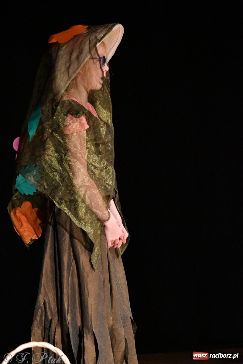 Zdjęcie w galerii na portalu naszraciborz.pl: Wieczór teatralny w MDK [FOTO i WIDEO] wiadomości z regionu