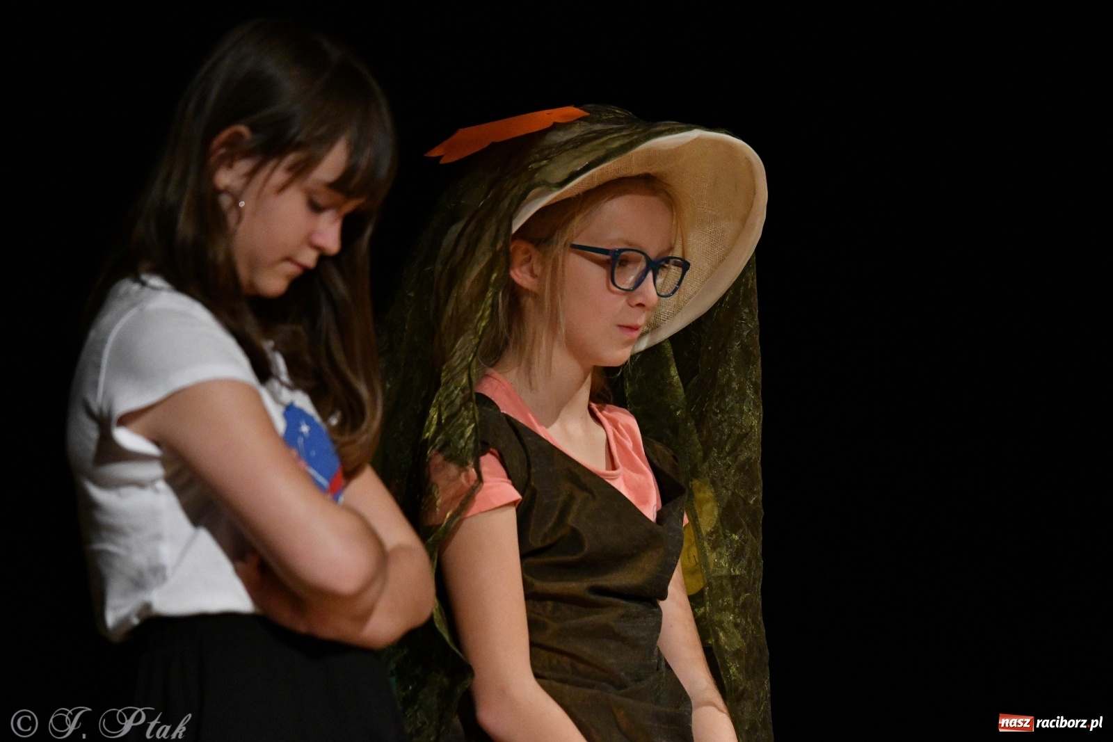 Zdjęcie w galerii na portalu naszraciborz.pl: Wieczór teatralny w MDK [FOTO i WIDEO] wiadomości z regionu