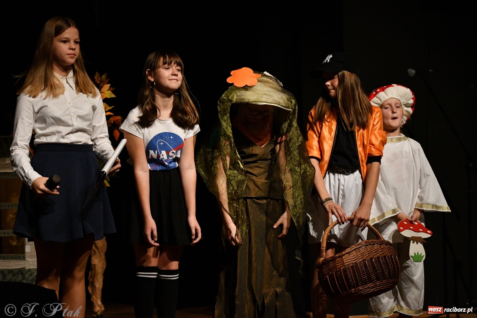 Zdjęcie w galerii na portalu naszraciborz.pl: Wieczór teatralny w MDK [FOTO i WIDEO] wiadomości z regionu