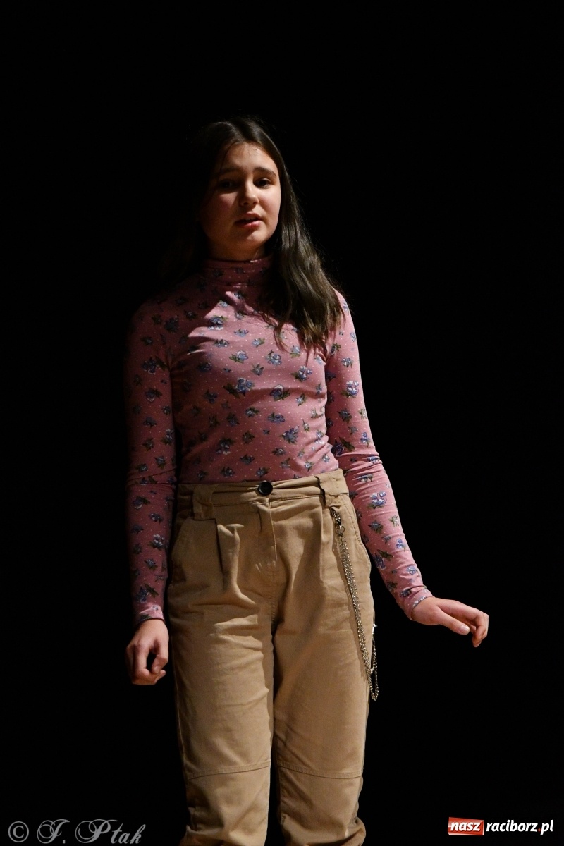 Zdjęcie w galerii na portalu naszraciborz.pl: Wieczór teatralny w MDK [FOTO i WIDEO] wiadomości z regionu