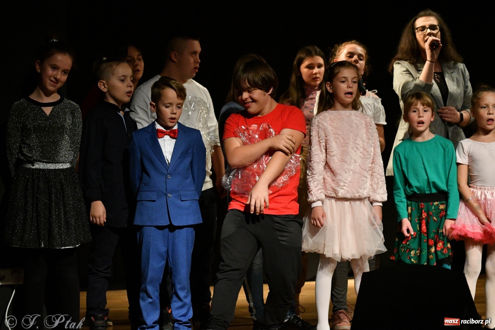 Zdjęcie w galerii na portalu naszraciborz.pl: Wieczór teatralny w MDK [FOTO i WIDEO] wiadomości z regionu