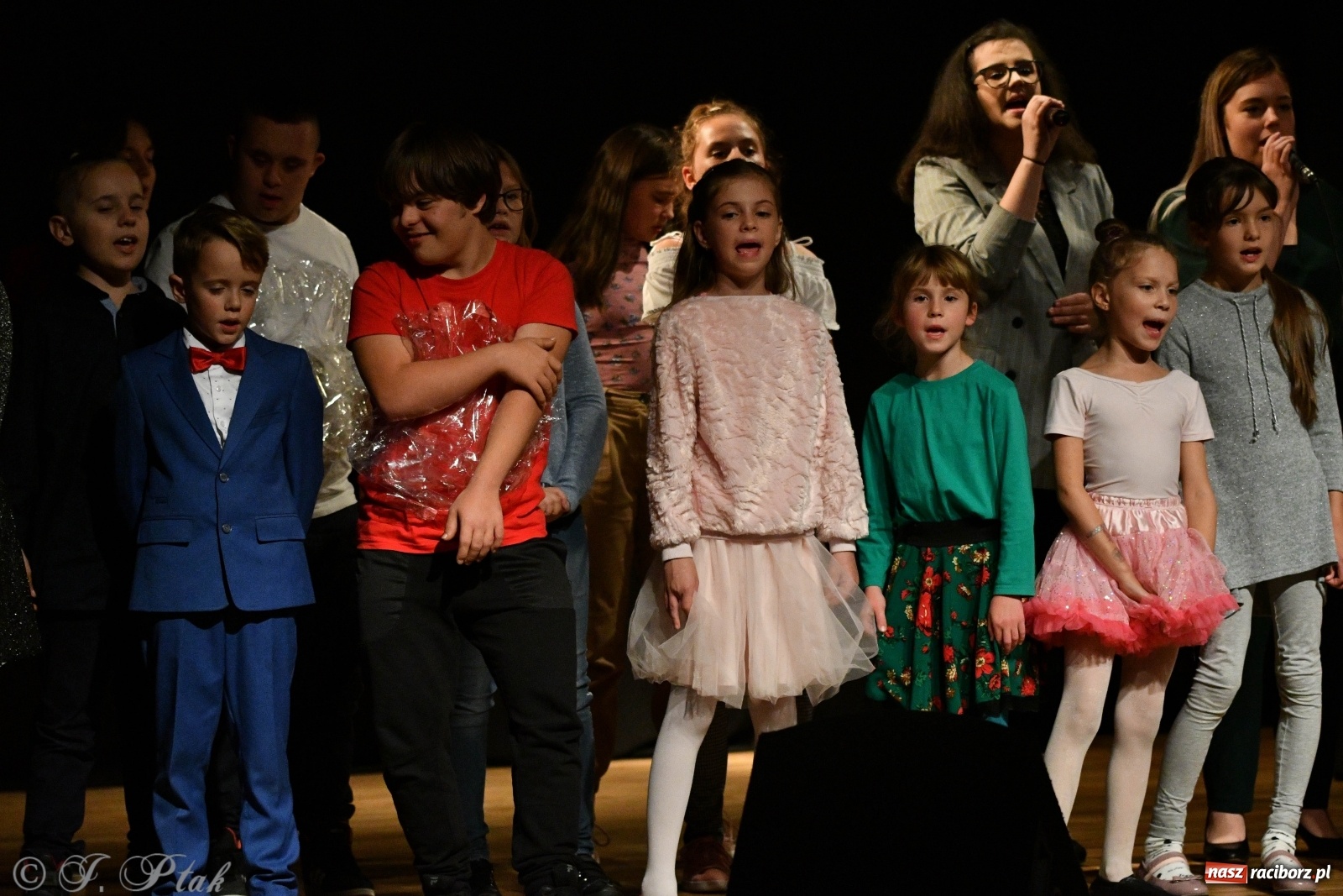 Zdjęcie w galerii na portalu naszraciborz.pl: Wieczór teatralny w MDK [FOTO i WIDEO] wiadomości z regionu