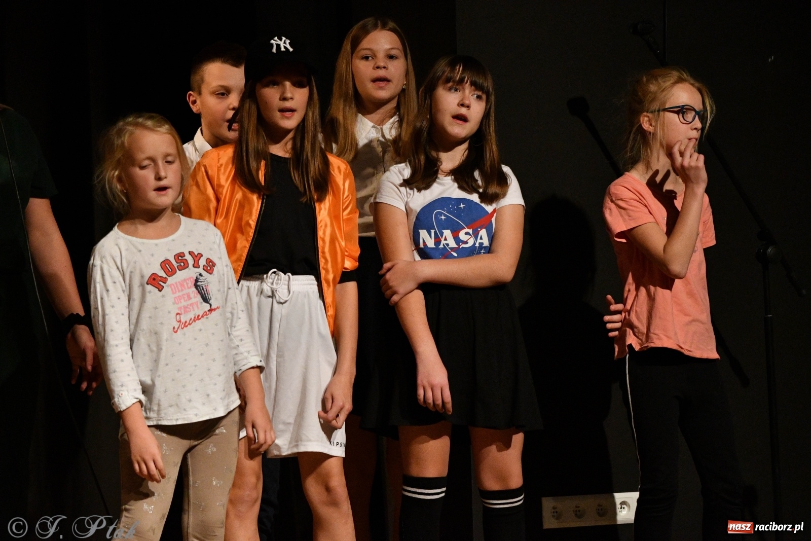 Zdjęcie w galerii na portalu naszraciborz.pl: Wieczór teatralny w MDK [FOTO i WIDEO] wiadomości z regionu